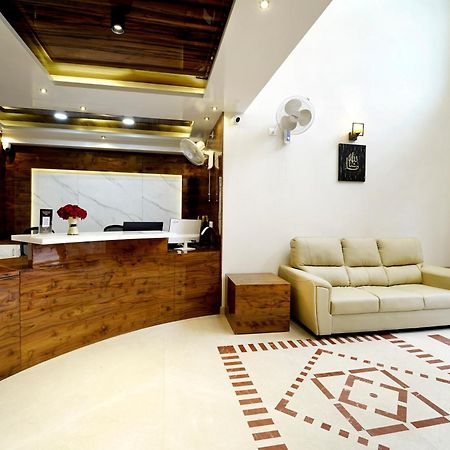 Ss Crown Inn Bangalore Eksteriør billede