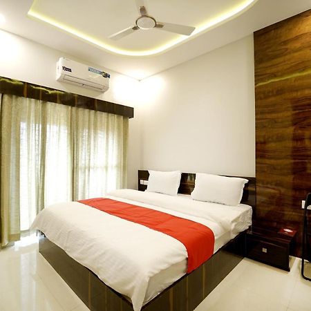 Ss Crown Inn Bangalore Eksteriør billede