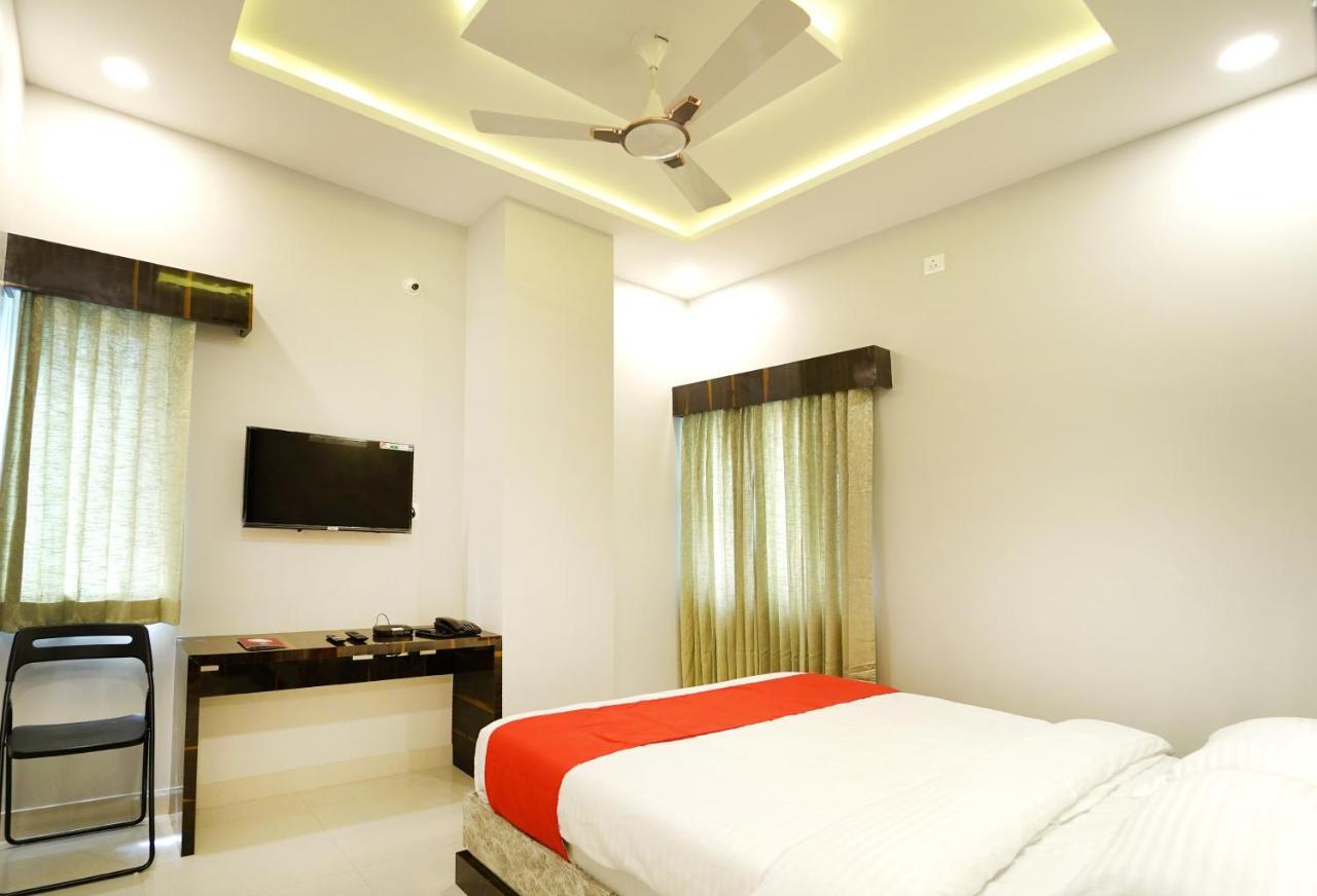 Ss Crown Inn Bangalore Eksteriør billede