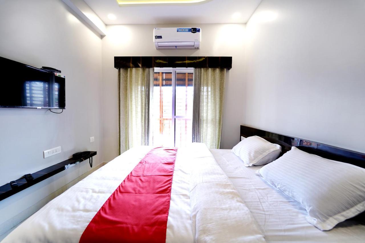 Ss Crown Inn Bangalore Eksteriør billede