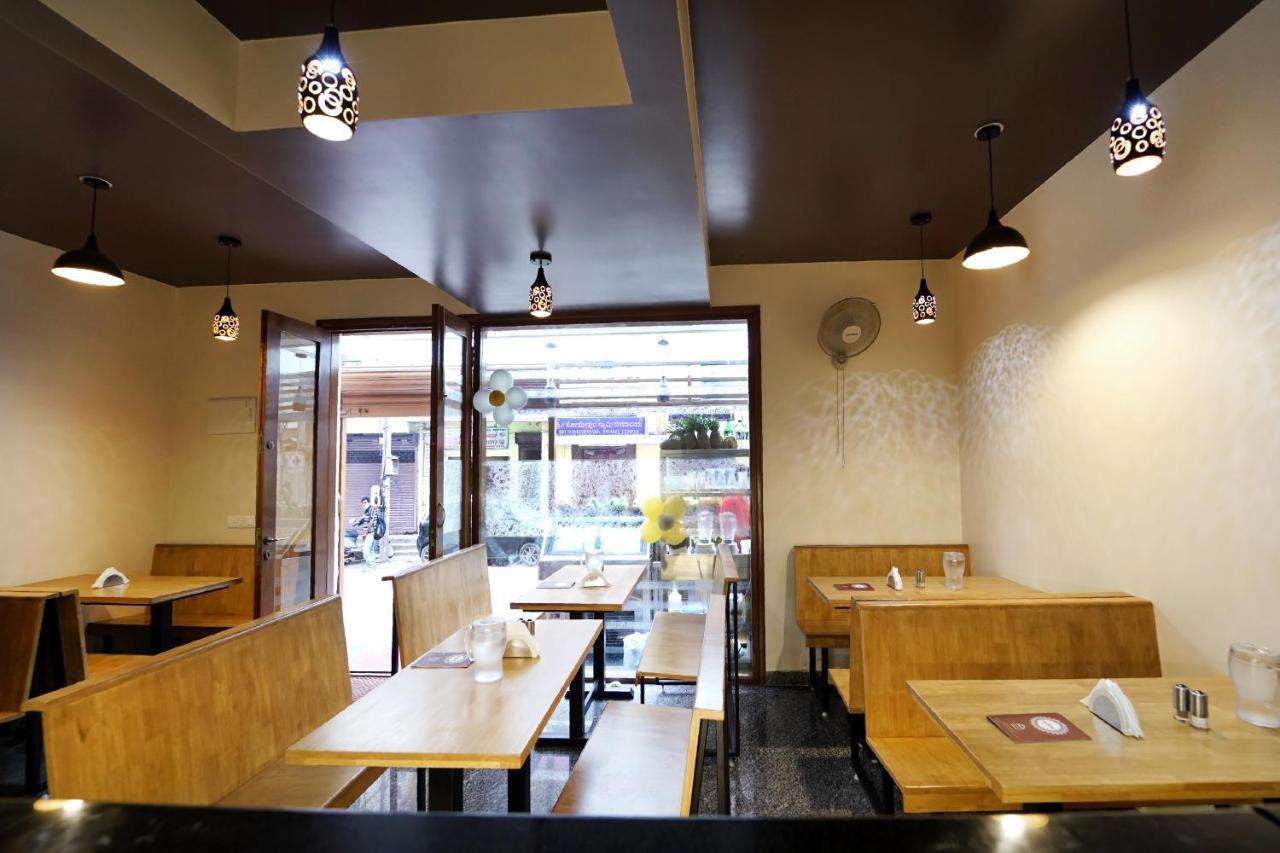 Ss Crown Inn Bangalore Eksteriør billede