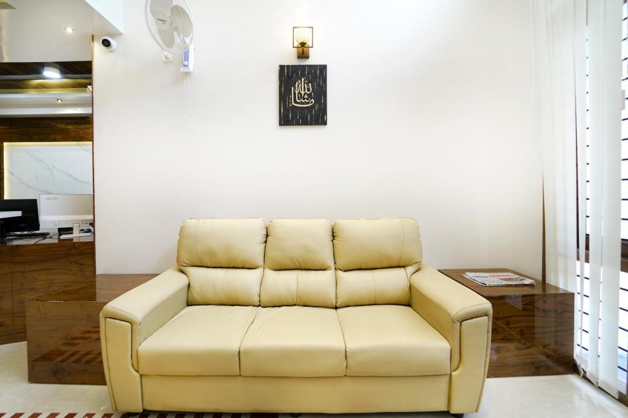 Ss Crown Inn Bangalore Eksteriør billede