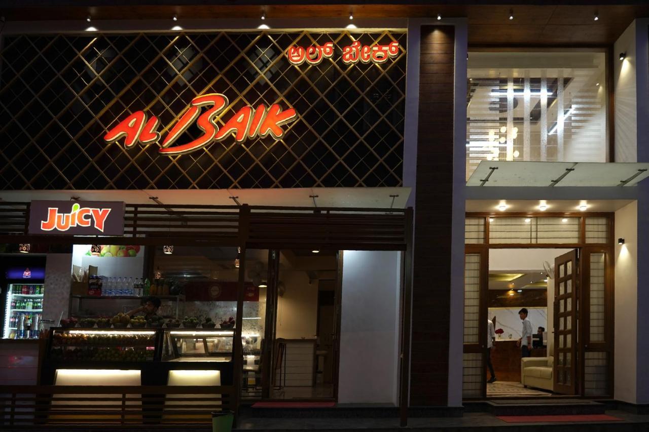 Ss Crown Inn Bangalore Eksteriør billede
